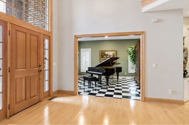 16465 Eagle Ridge Drive, Minnetonka, MN 55345