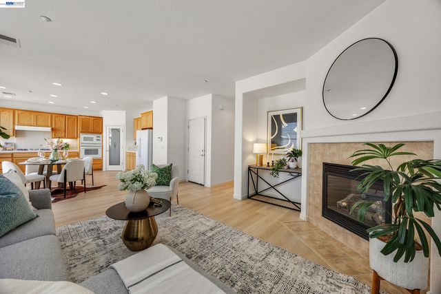 221 Dutra Vernaci Dr., Union City, CA 94587