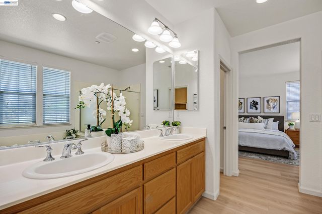 221 Dutra Vernaci Dr., Union City, CA 94587