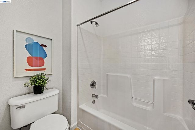 221 Dutra Vernaci Dr., Union City, CA 94587