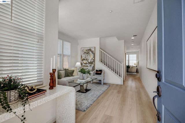 221 Dutra Vernaci Dr., Union City, CA 94587