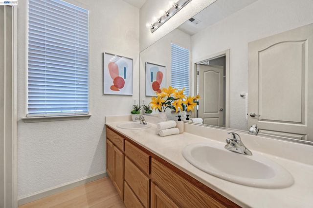 221 Dutra Vernaci Dr., Union City, CA 94587