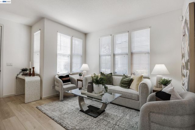 221 Dutra Vernaci Dr., Union City, CA 94587