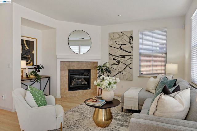 221 Dutra Vernaci Dr., Union City, CA 94587
