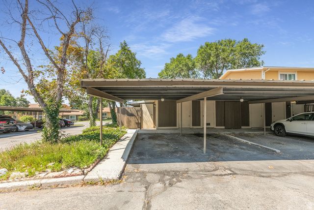 302 E PEACH LN, Bountiful, UT 84010