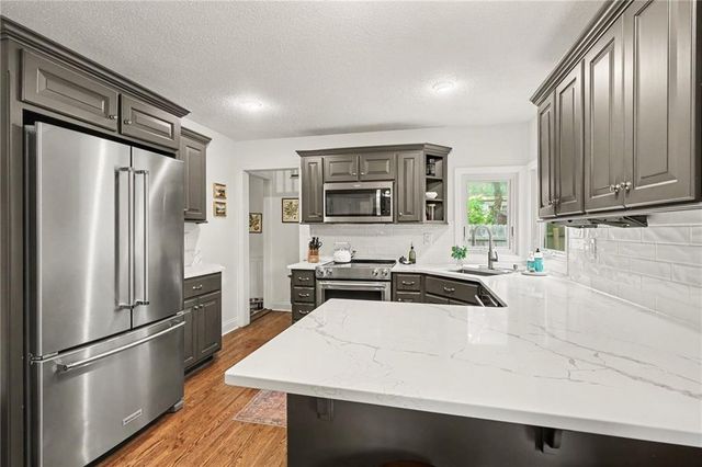 6923 Dearborn Street, Overland Park, KS 66204
