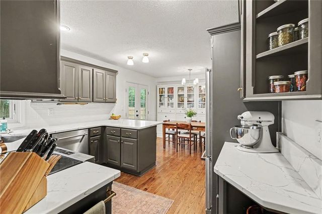 6923 Dearborn Street, Overland Park, KS 66204