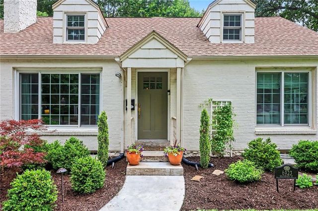 6923 Dearborn Street, Overland Park, KS 66204
