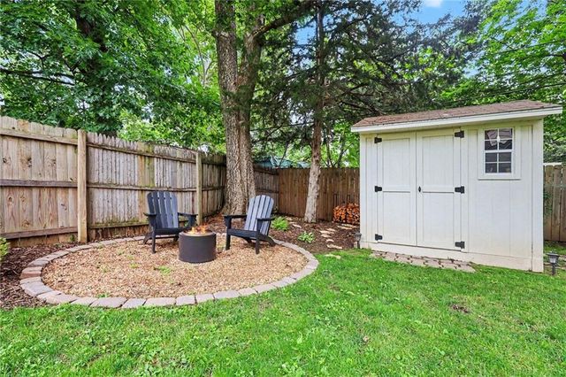 6923 Dearborn Street, Overland Park, KS 66204