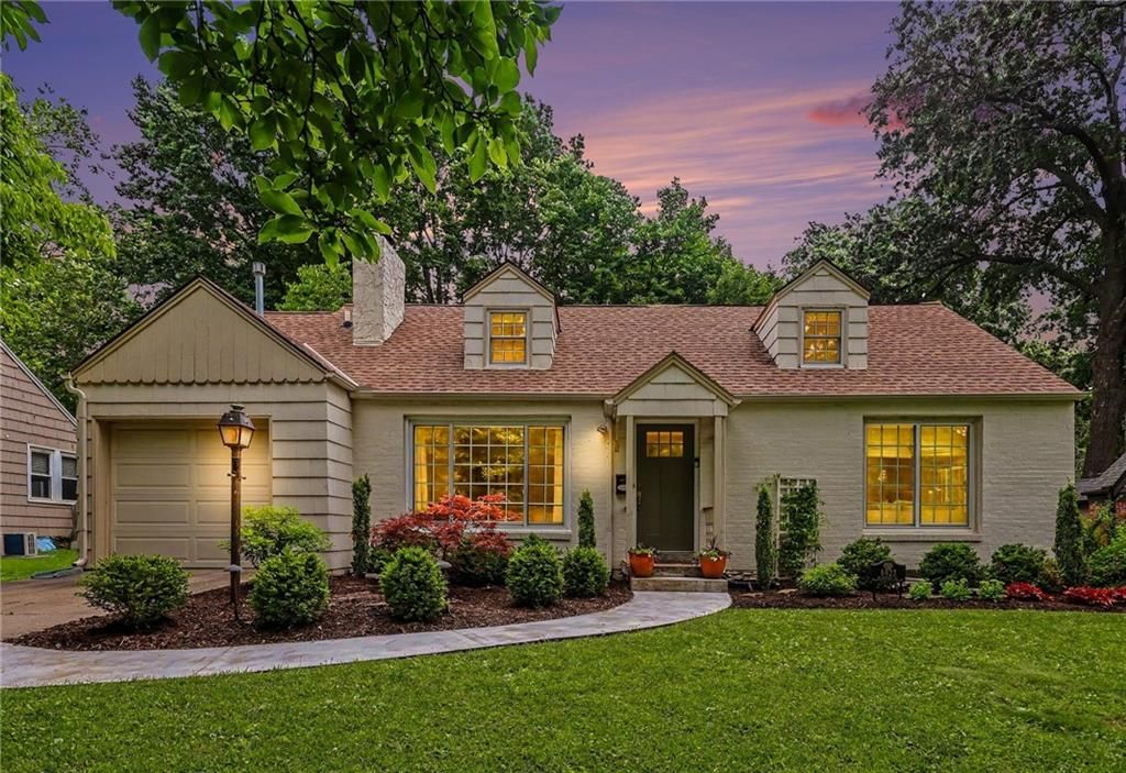 6923 Dearborn Street, Overland Park, KS 66204