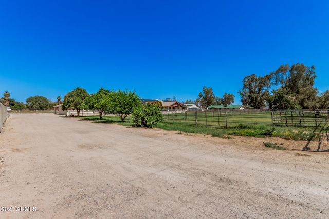 7425 N ALSUP Avenue, Litchfield Park, AZ 85340
