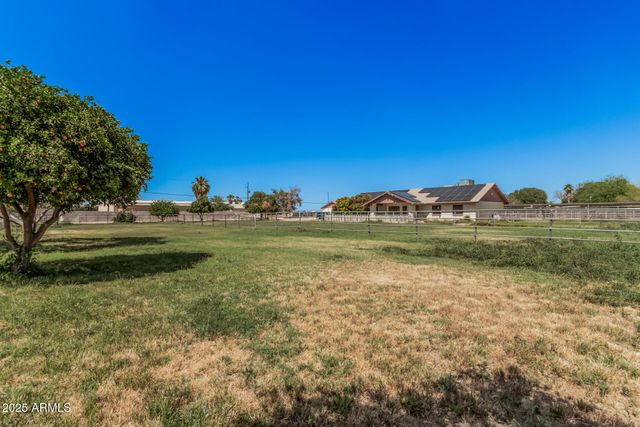 7425 N ALSUP Avenue, Litchfield Park, AZ 85340