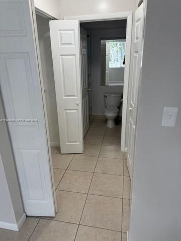 631 Lyons Rd 12101, Coconut Creek, FL 33063