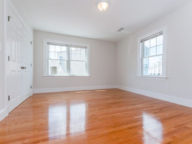 182 Cushing St 182, Cambridge, MA 02138