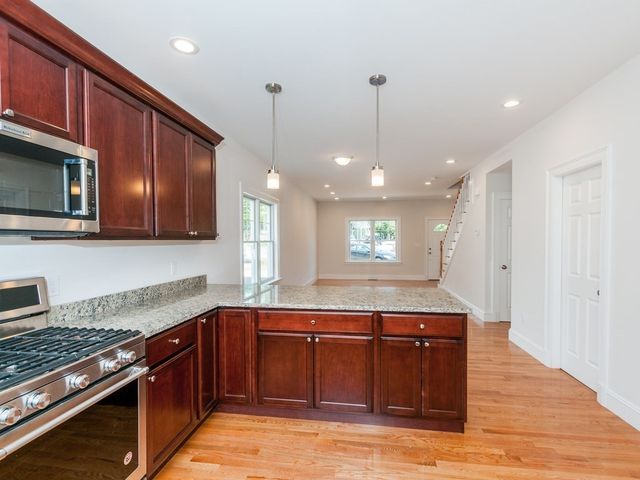 182 Cushing St 182, Cambridge, MA 02138