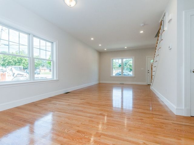 182 Cushing St 182, Cambridge, MA 02138