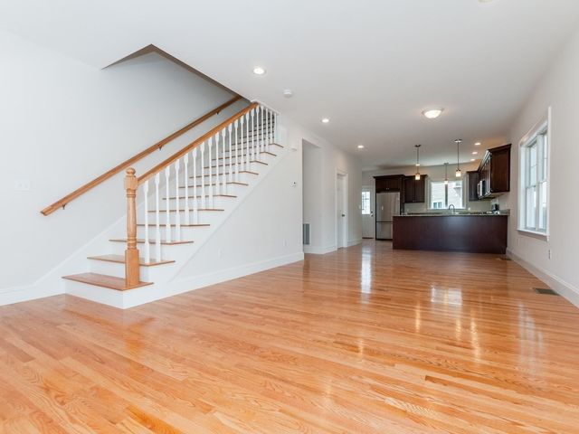 182 Cushing St 182, Cambridge, MA 02138