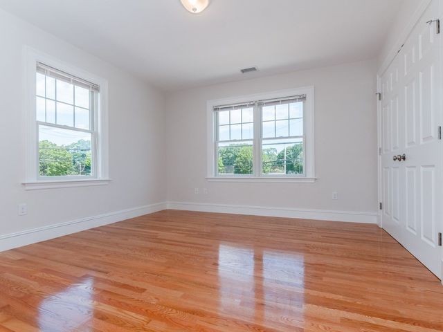 182 Cushing St 182, Cambridge, MA 02138