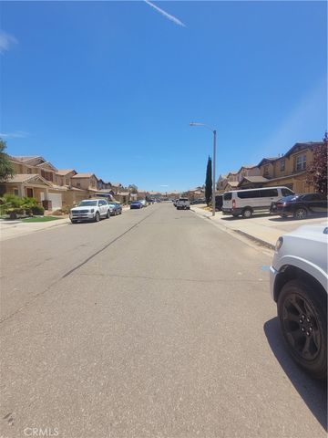 10242 Allie, Hesperia, CA 92345