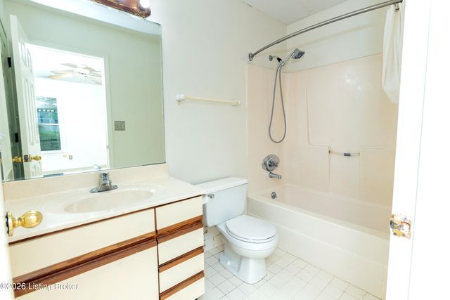 10526 Going Ct, Louisville, KY 40241