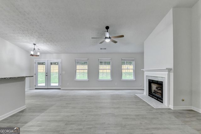 437 Crested View Drive, Loganville, GA 30052