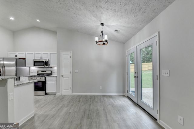 437 Crested View Drive, Loganville, GA 30052