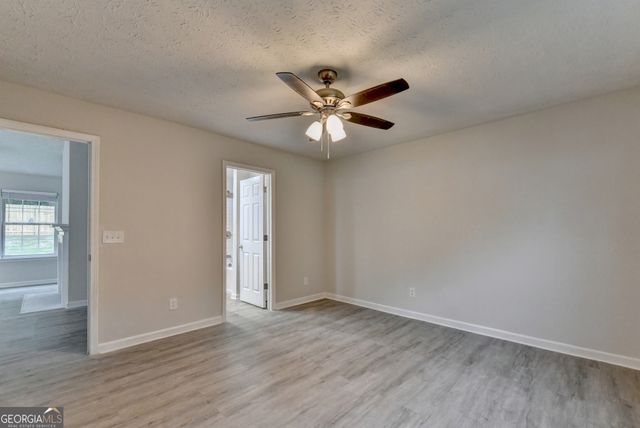 437 Crested View Drive, Loganville, GA 30052