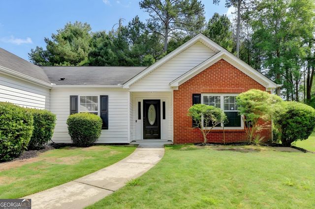 437 Crested View Drive, Loganville, GA 30052