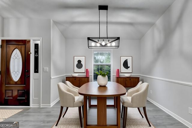 437 Crested View Drive, Loganville, GA 30052
