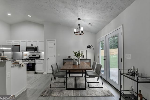 437 Crested View Drive, Loganville, GA 30052