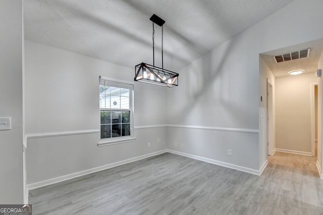 437 Crested View Drive, Loganville, GA 30052