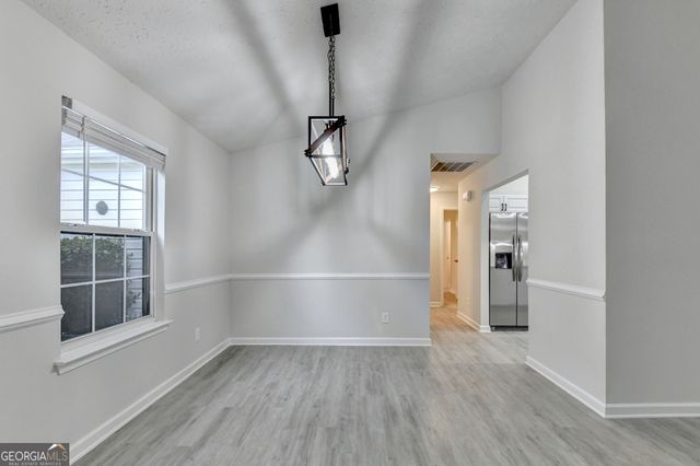 437 Crested View Drive, Loganville, GA 30052