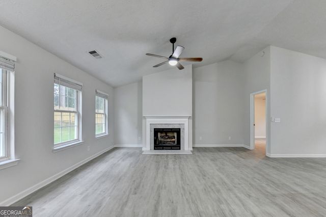 437 Crested View Drive, Loganville, GA 30052