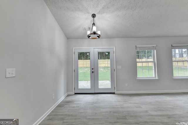 437 Crested View Drive, Loganville, GA 30052