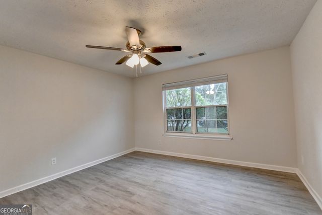 437 Crested View Drive, Loganville, GA 30052