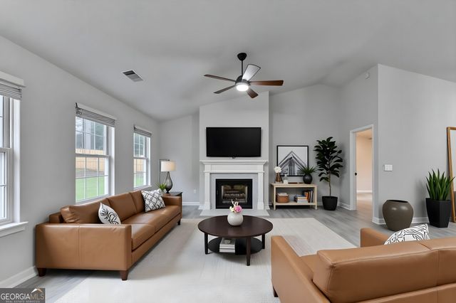 437 Crested View Drive, Loganville, GA 30052