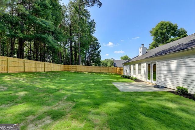 437 Crested View Drive, Loganville, GA 30052