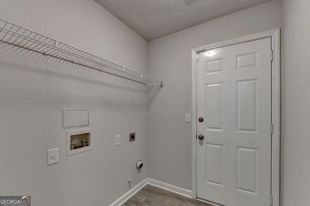 437 Crested View Drive, Loganville, GA 30052