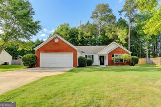 437 Crested View Drive, Loganville, GA 30052