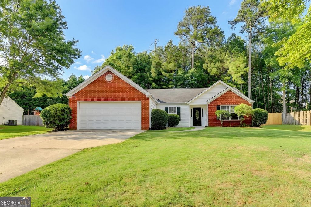 437 Crested View Drive, Loganville, GA 30052