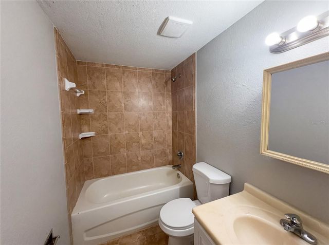 2126 SMITHFIELD CIRCLE S, Lakeland, FL 33801