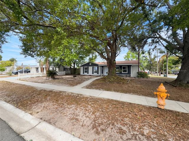 2126 SMITHFIELD CIRCLE S, Lakeland, FL 33801