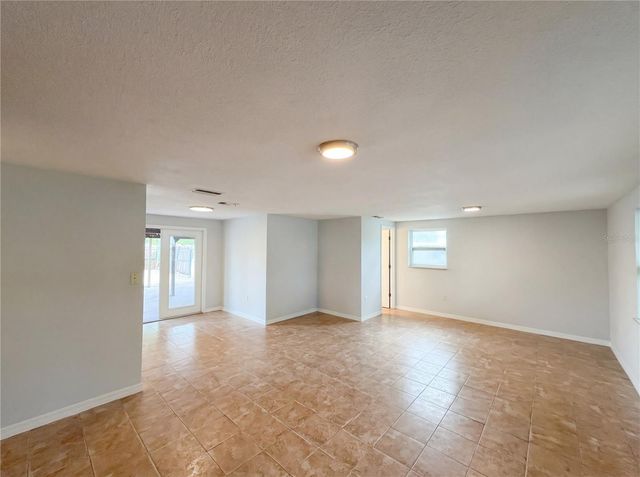 2126 SMITHFIELD CIRCLE S, Lakeland, FL 33801