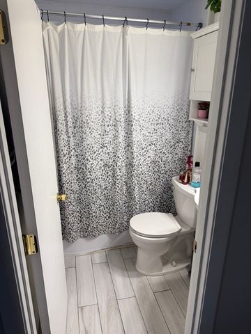 416 Belgrade Ave 6, Boston, MA 02132
