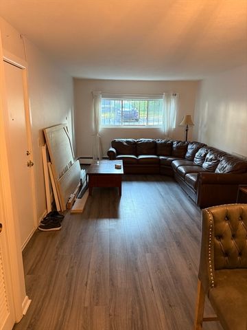 416 Belgrade Ave 6, Boston, MA 02132