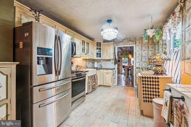 947 MARTIN RD, Baltimore, MD 21221