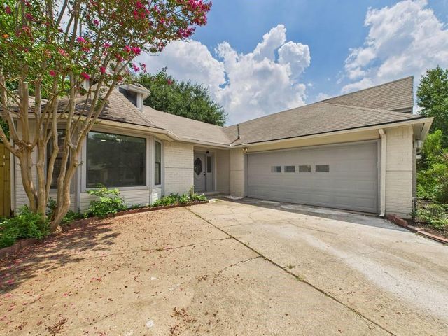 3243 S Greenpark Drive, Houston, TX 77082