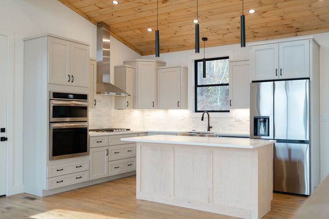 386 Mountain Laurel Ridge, Mineral Bluff, GA 30559