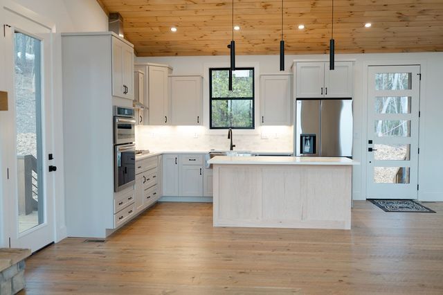 386 Mountain Laurel Ridge, Mineral Bluff, GA 30559