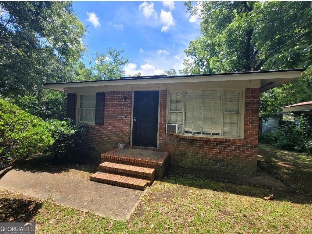 1106 E Society Avenue, Albany, GA 31705